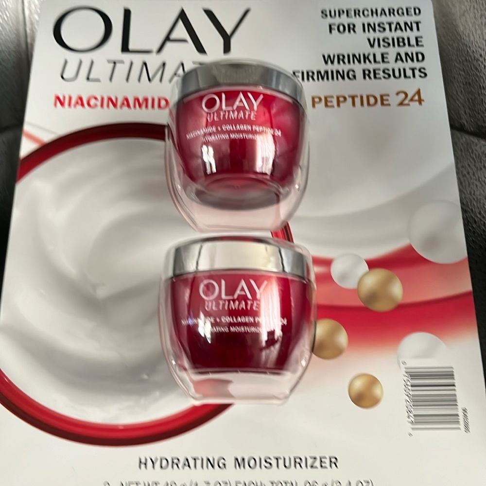 OLAY ULTIMATE HYDRATING MOISTURIZER.